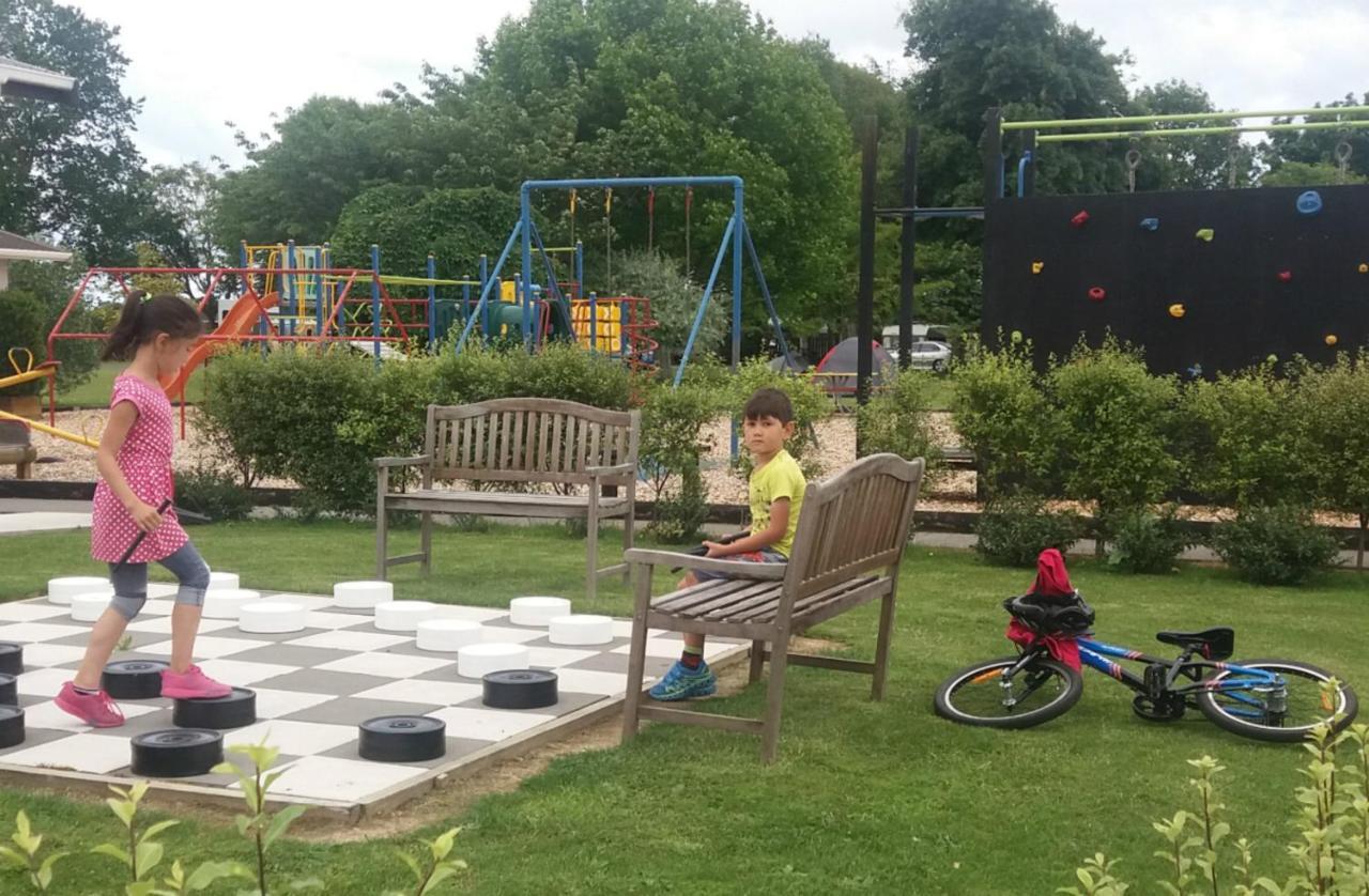 Levin Top 10 Holiday Park Kültér fotó